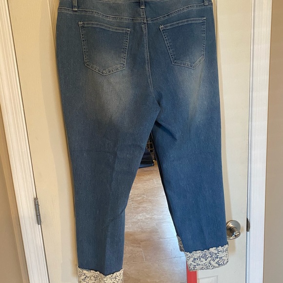 Jeans - Picture 2 of 5